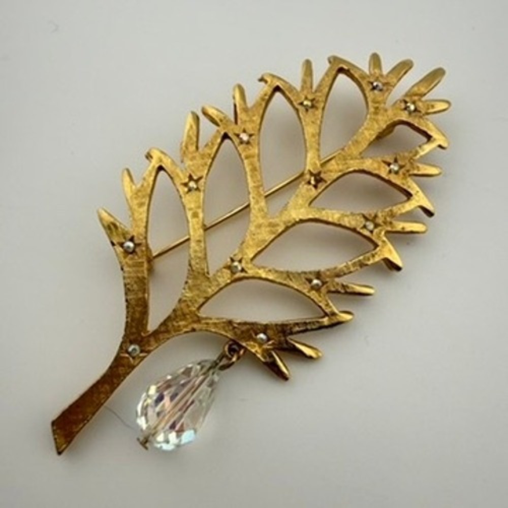 Mylu Vintage Leaf Brooch Pin Crystal Dangle Gold Tone Textured Botanical Star